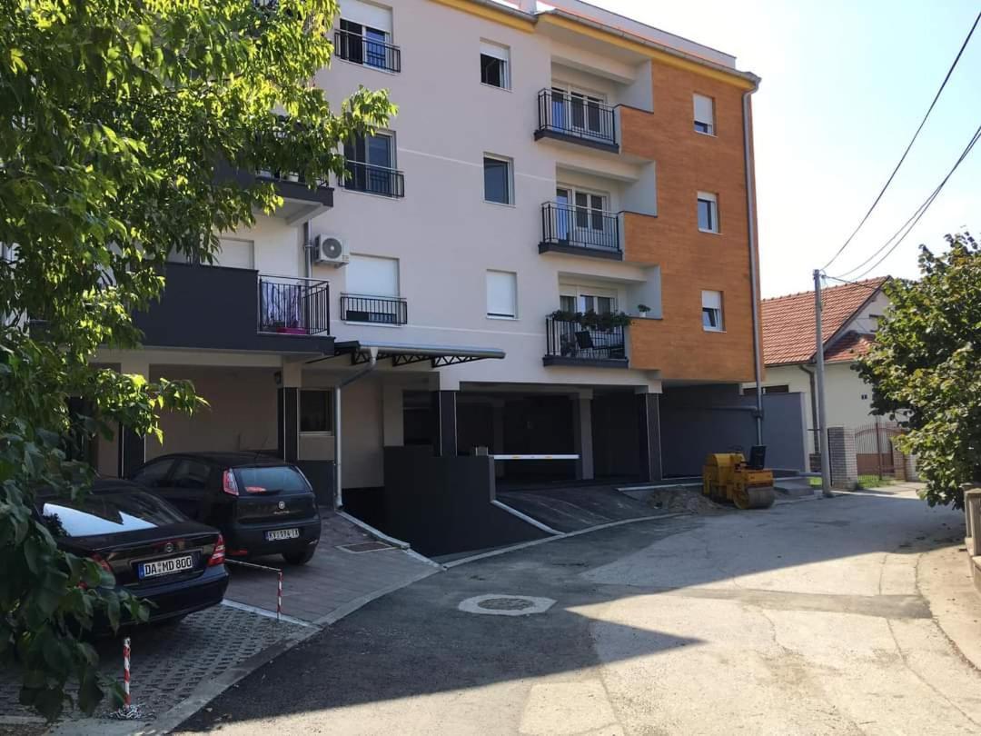 קראלג'בו Apartmani S - Dsn מראה חיצוני תמונה