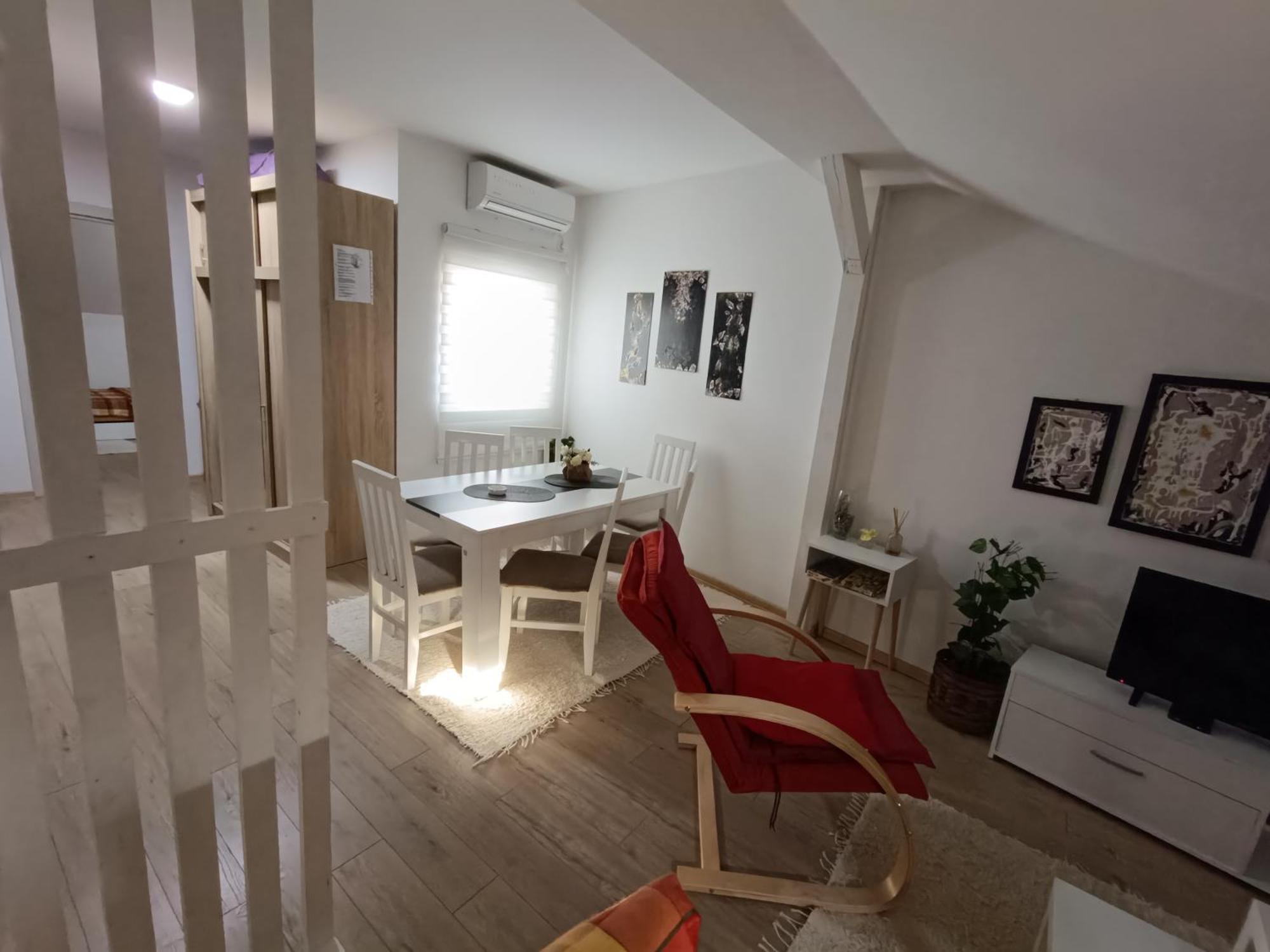 קראלג'בו Apartmani S - Dsn מראה חיצוני תמונה