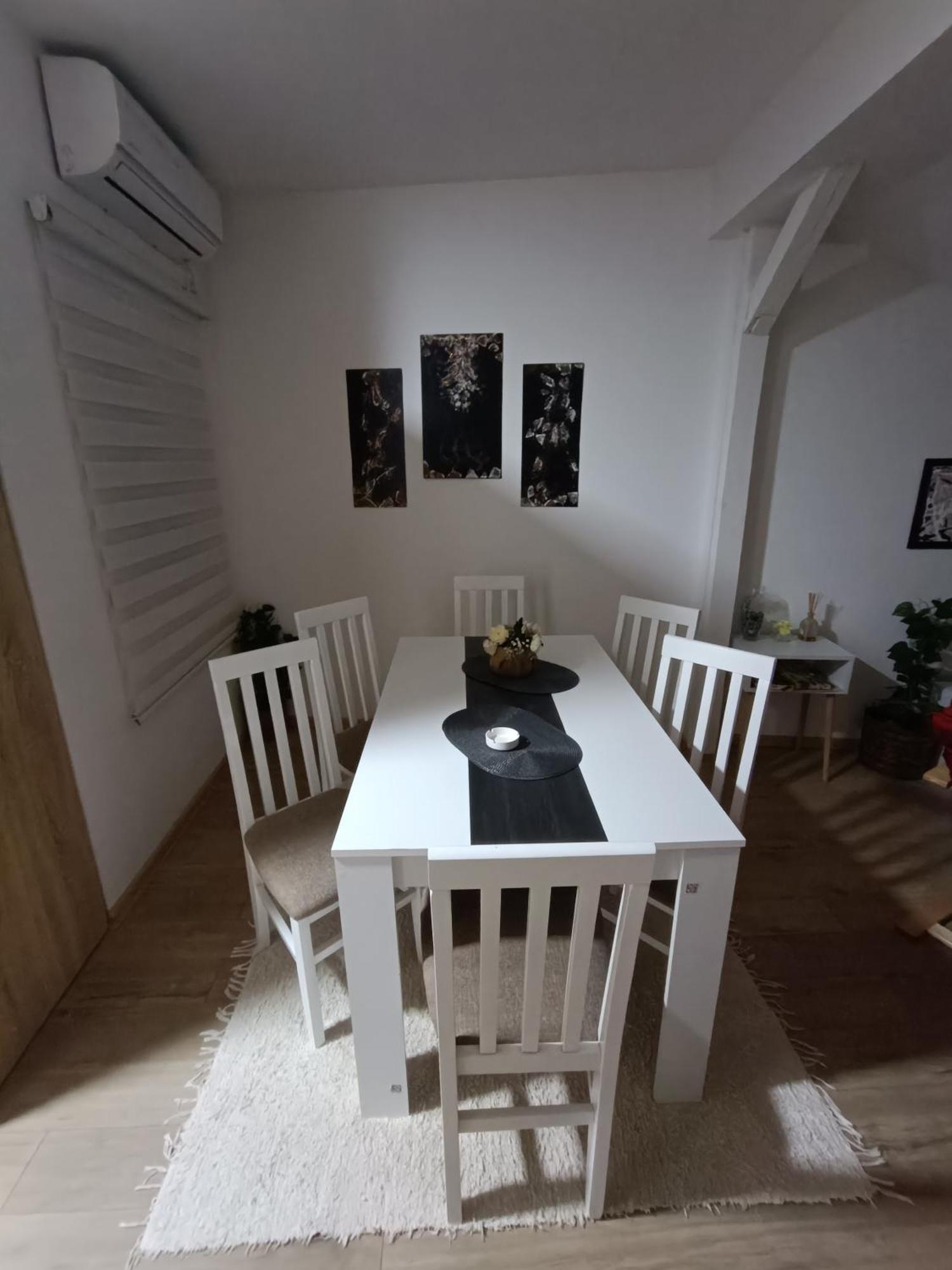 קראלג'בו Apartmani S - Dsn מראה חיצוני תמונה
