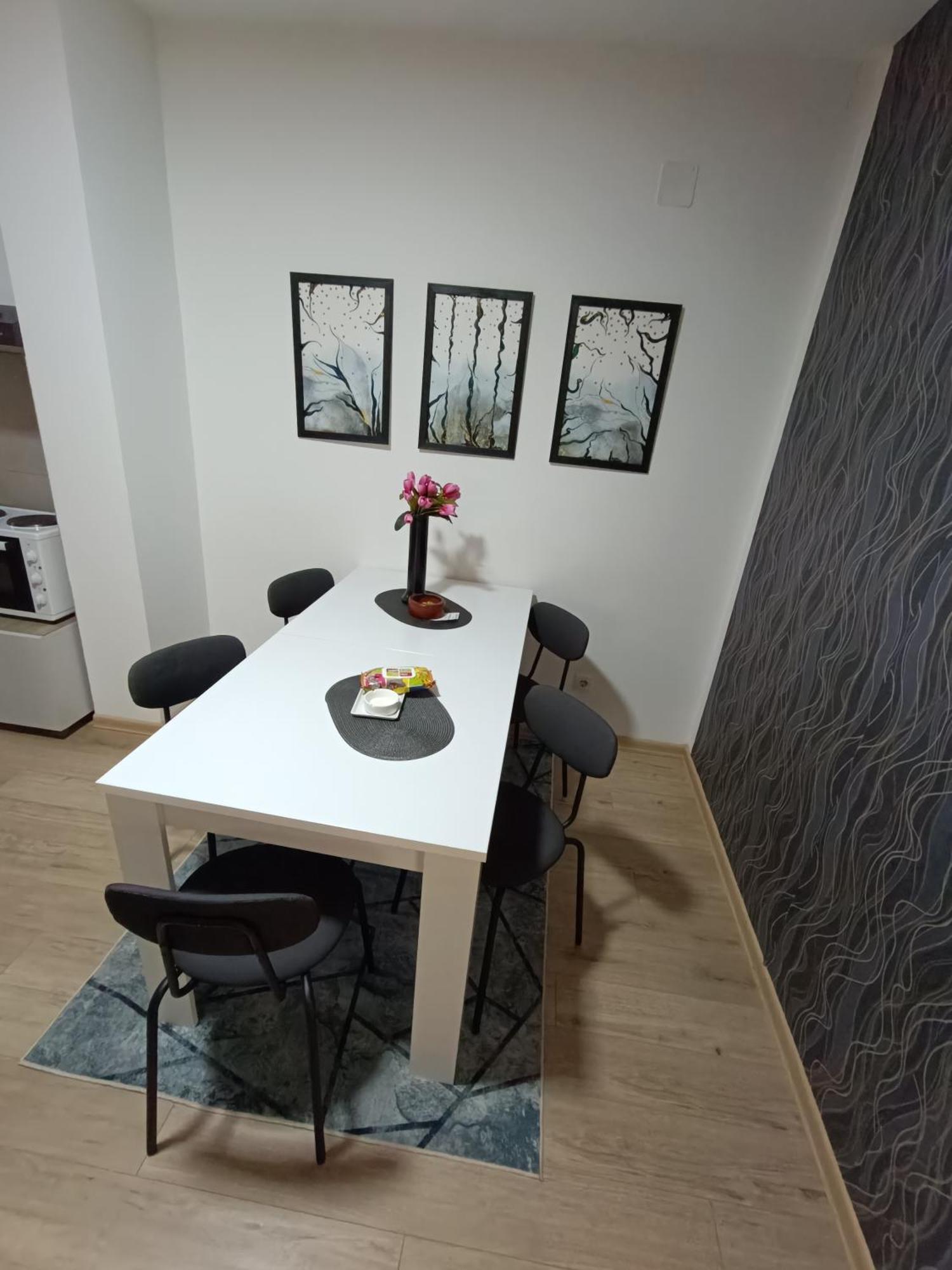 קראלג'בו Apartmani S - Dsn מראה חיצוני תמונה